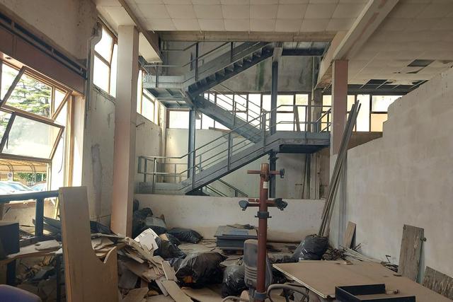 #24434 Struttura commerciale con cortile privato in vendita - foto 2