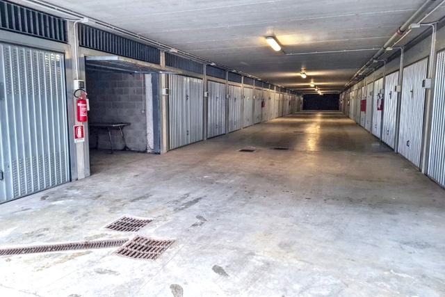 Garage in vendita