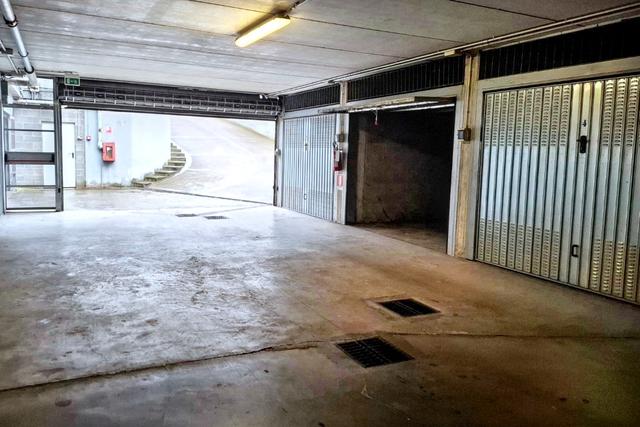 Garage in vendita