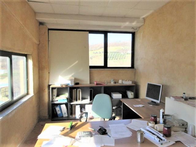 #15107 Complesso agricolo con pertinenze in vendita - foto 32
