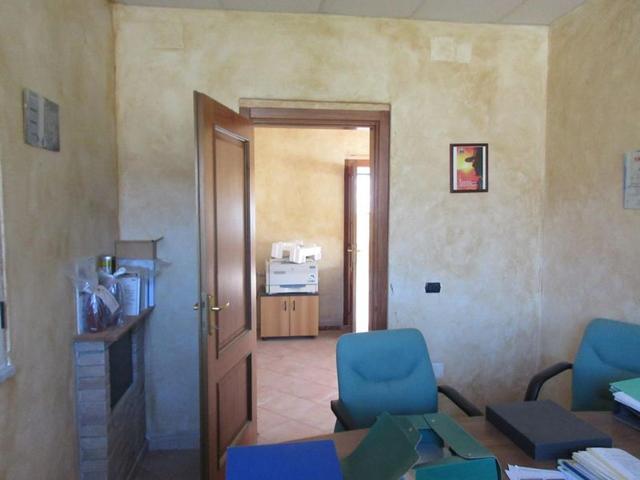 #15107 Complesso agricolo con pertinenze in vendita - foto 2