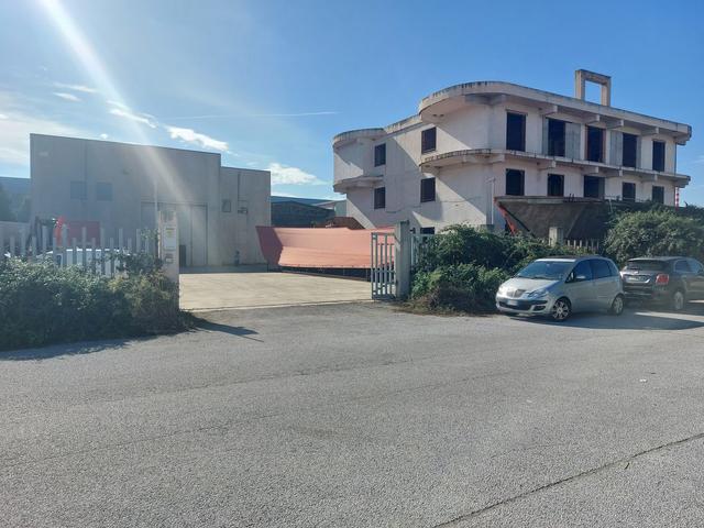 #2537910 Complesso industriale con pertinenze in vendita - foto 1