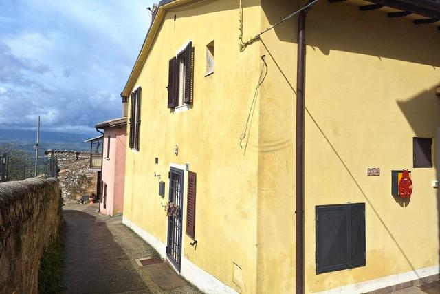Rustici e casali in vendita