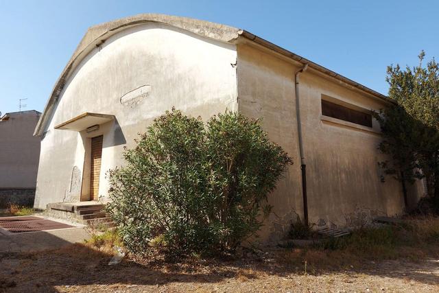 #20410 Complesso artigianale con cortile e pertinenze in vendita - foto 3