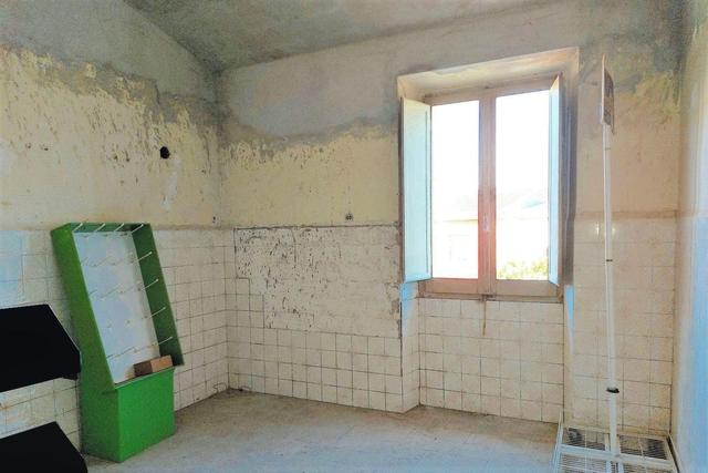 #20410 Complesso artigianale con cortile e pertinenze in vendita - foto 22