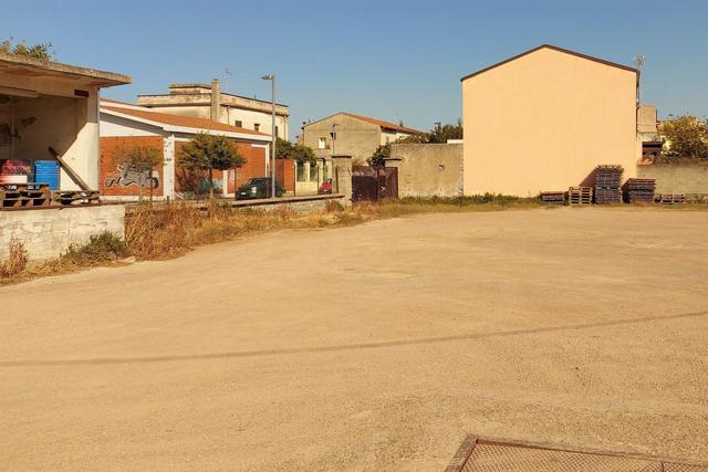 #20410 Complesso artigianale con cortile e pertinenze in vendita - foto 18