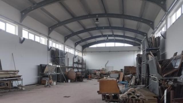 #2537555 Ampio capannone commerciale con abitazione e uffici in vendita - foto 3