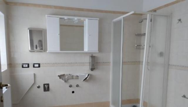 #2537555 Ampio capannone commerciale con abitazione e uffici in vendita - foto 9