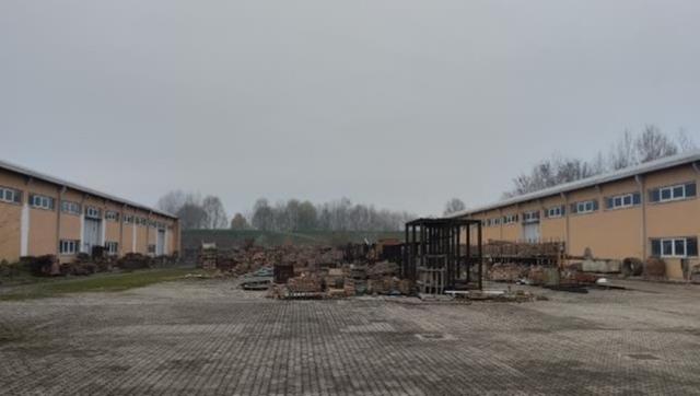 #2537555 Ampio capannone commerciale con abitazione e uffici in vendita - foto 22