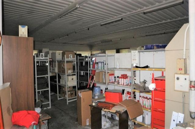 #8895 Capannone showroom con palestra e area edificabile in vendita - foto 24