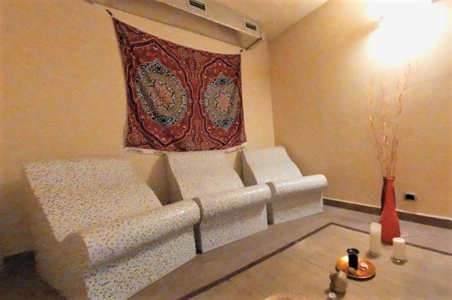 #8895 Capannone showroom con palestra e area edificabile in vendita - foto 7