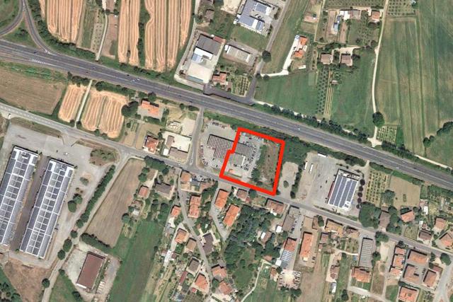 #8895 Capannone showroom con palestra e area edificabile in vendita - foto 29