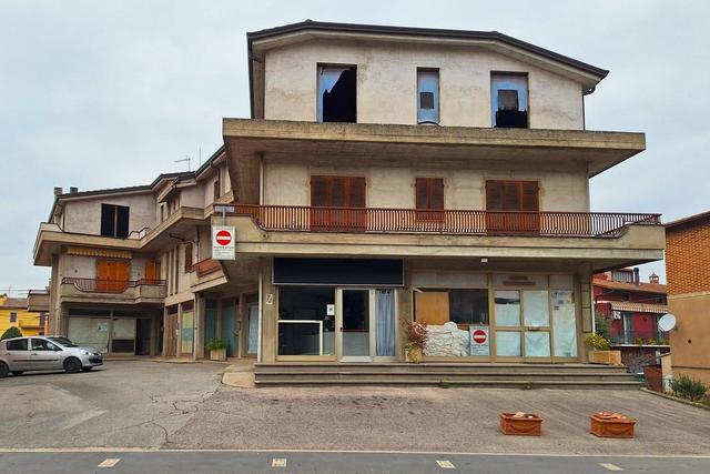 Negozi in vendita