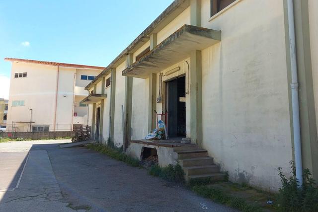 #21454 Complesso artigianale con cortile e pertinenze in vendita - foto 2