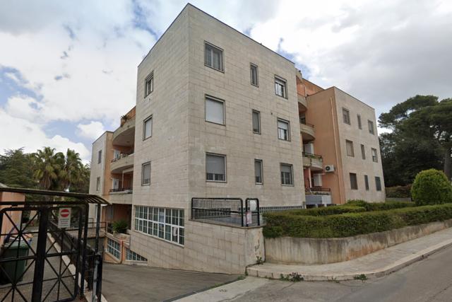 Magazzini in vendita