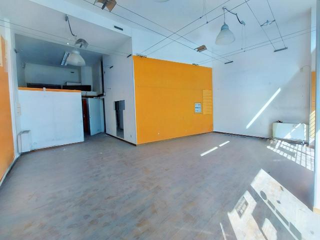#24534 Locale commerciale con magazzino in zona centrale in vendita - foto 1