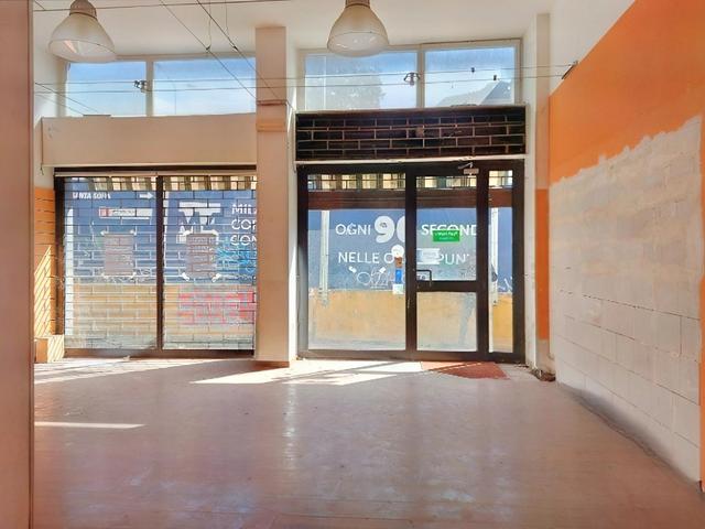 #24534 Locale commerciale con magazzino in zona centrale in vendita - foto 3