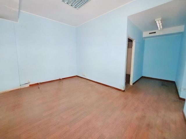 #24534 Locale commerciale con magazzino in zona centrale in vendita - foto 4