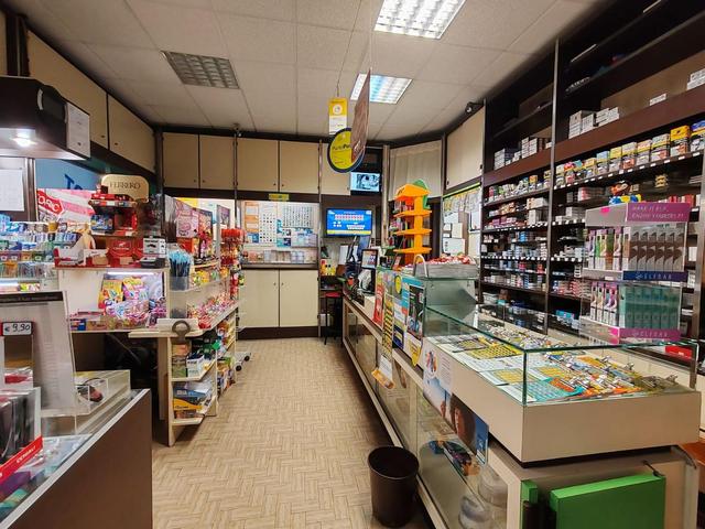 Negozi in vendita