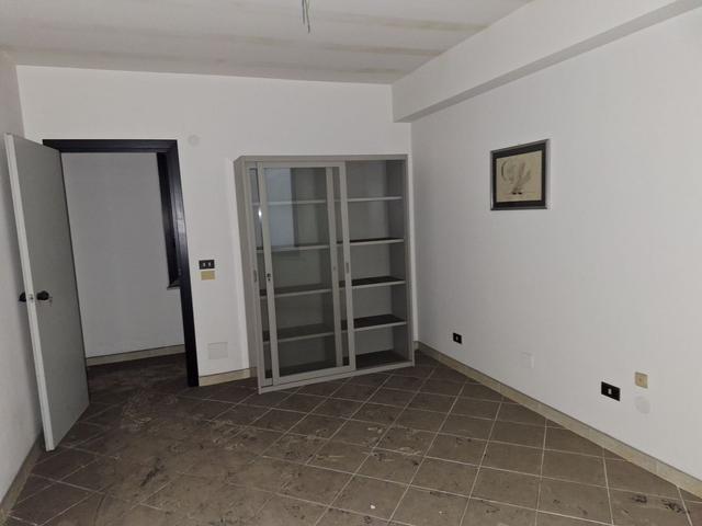 #2638779 Ufficio al piano secondo seminterrato in vendita - foto 6