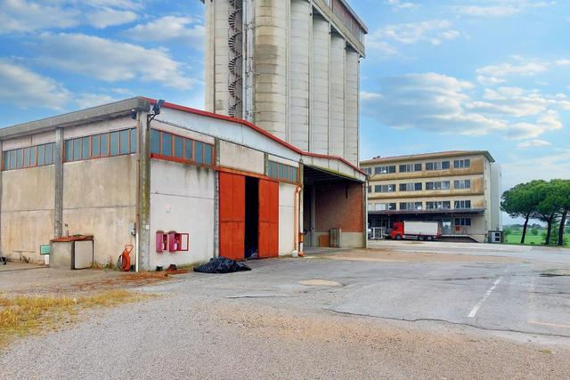 Stabilimenti produttivi in vendita