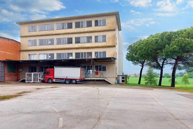 Stabilimenti produttivi in vendita