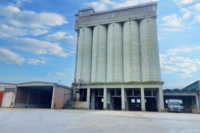 Stabilimenti produttivi in vendita