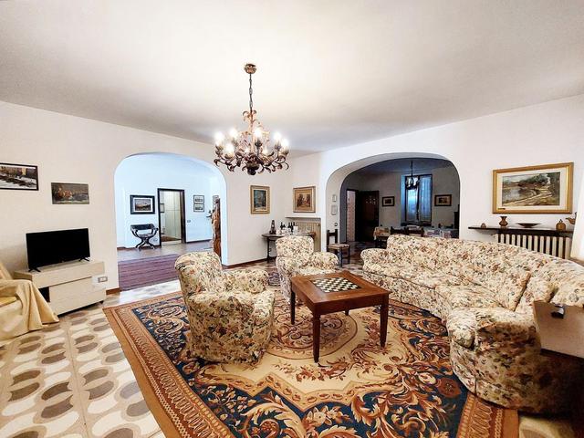 #21124 Compendio immobiliare con fabbricati e terreni ad uso vitivinicolo in vendita - foto 8