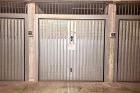 Garage in vendita