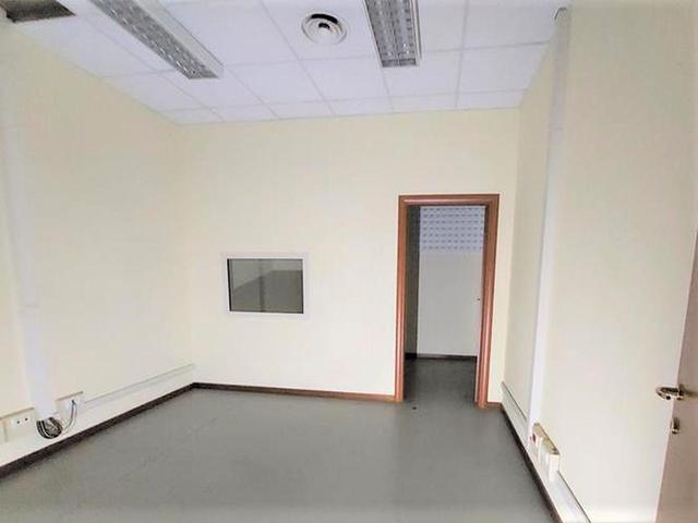 #15879 Porzione di fabbricato commerciale in vendita - foto 3