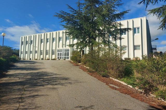 Stabilimenti produttivi in vendita