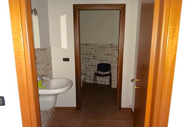 #2638328 Negozio (sub 59) in edificio polifunzionale in vendita - foto 5