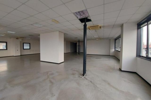 #21343 Ufficio con archivio al piano secondo di complesso commerciale in vendita - foto 11