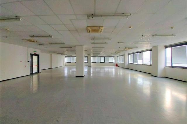 #21343 Ufficio con archivio al piano secondo di complesso commerciale in vendita - foto 2