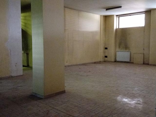 Negozi in vendita