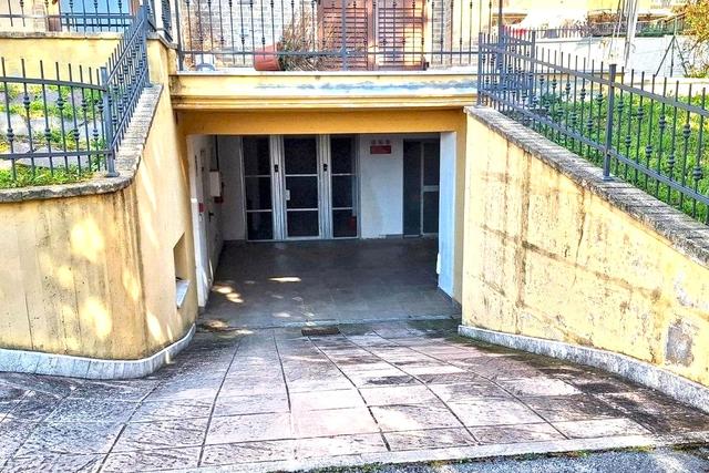 Garage in vendita