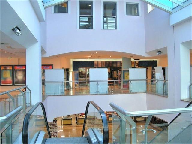 Complessi commerciali in vendita