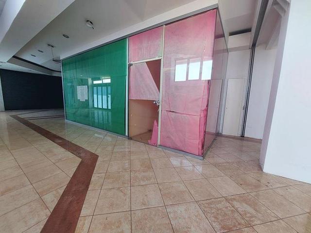 Complessi commerciali in vendita