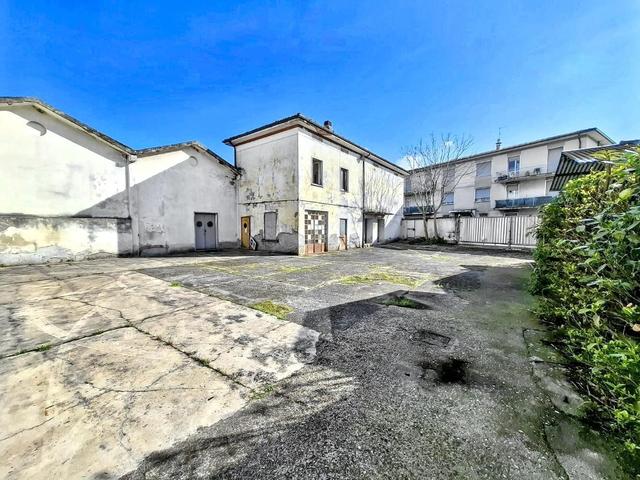 Stabilimenti produttivi in vendita