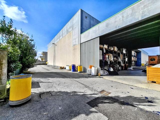 Stabilimenti produttivi in vendita