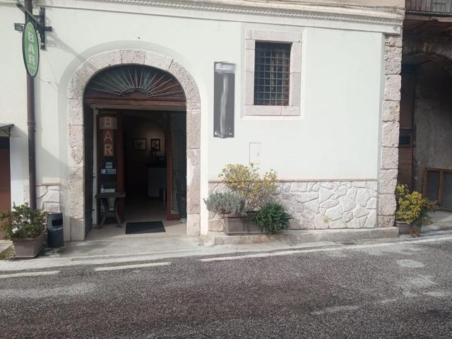 Negozi in vendita