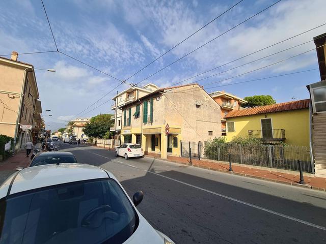 #25903 Locale Commerciale con Vetrina su Strada a Bordighera in vendita - foto 9