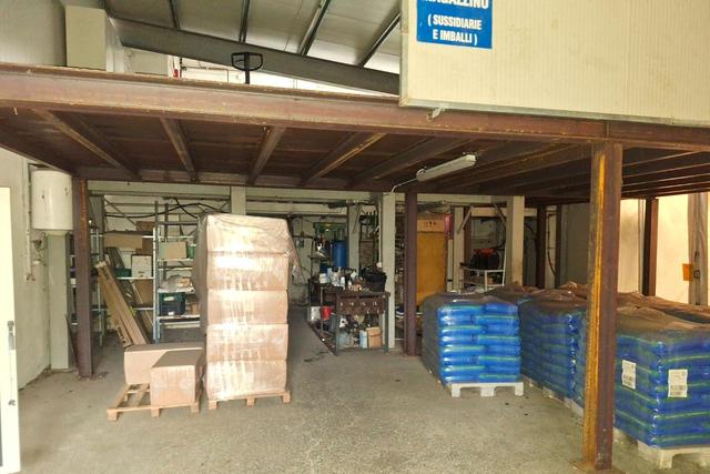 #2537797 Edificio produttivo con celle e attrezzature in vendita - foto 18