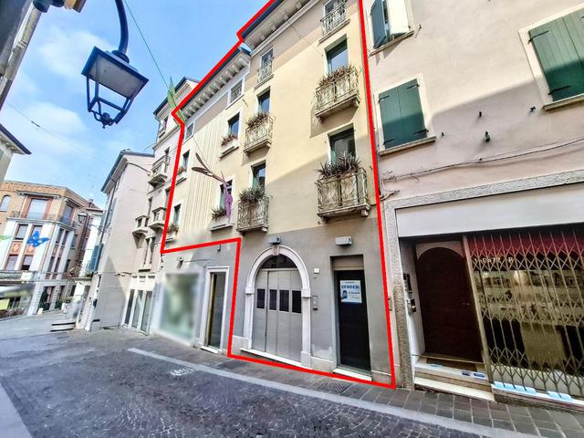 #2536561 Negozio con abitazione in vendita - foto 1