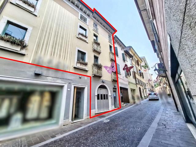Negozi in vendita