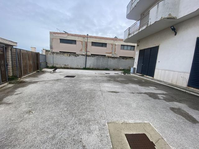 #2537846 Capannone con uffici in vendita - foto 4