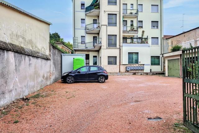 #25091 Ex sede di filiale bancaria con area a parcheggio in vendita - foto 13