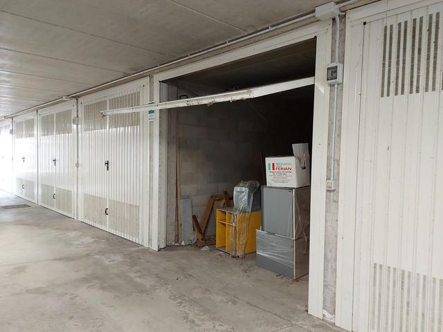 Garage in vendita