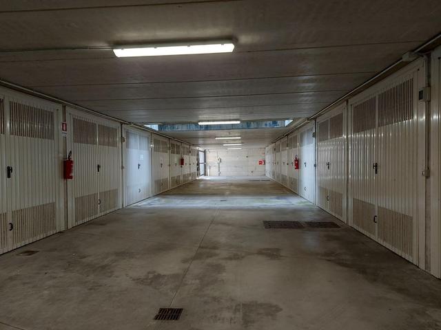 Garage in vendita