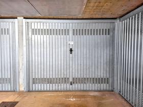 Garage in vendita